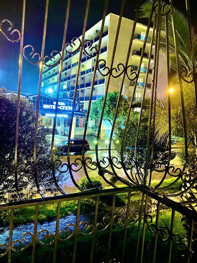 Квартира 1-Комнатная - До Моря 2 Мин - В Центре Сухум Экстерьер фото